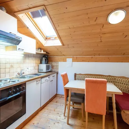 Well Kept In L Ngenfeld With Eat In Kitchen